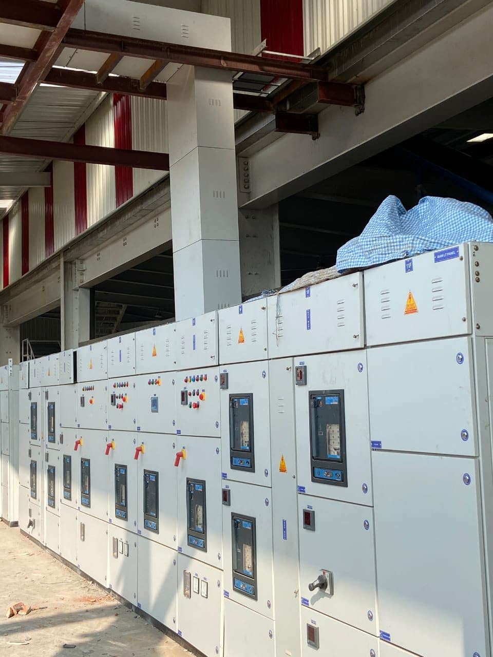 Row of panels with ACB incomers
