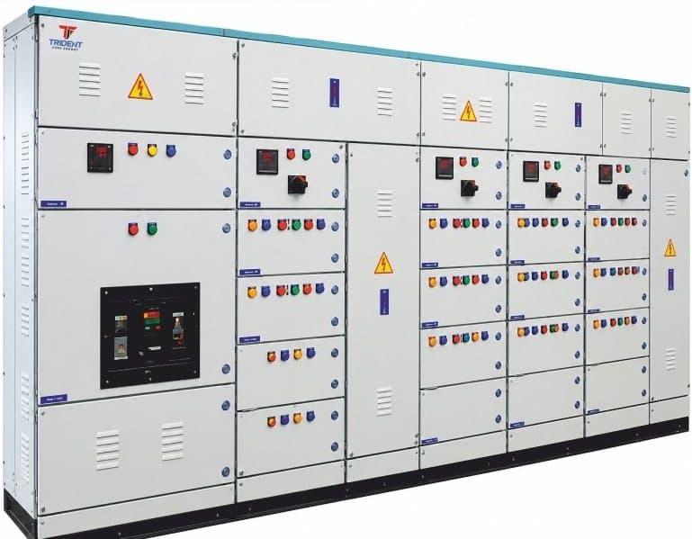 Draw-out type LT panel with withdrawable feeder modules