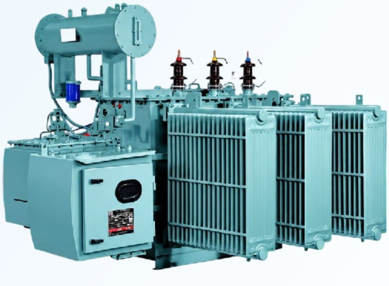Oil-cooled distribution transformer with radiator fins